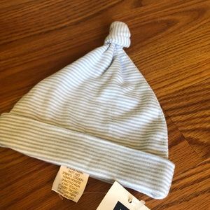 GAP Accessories - Baby gap Newborn Top Knot Hat NWT GAP Accessories - Baby gap Newborn Top Knot Hat NWT